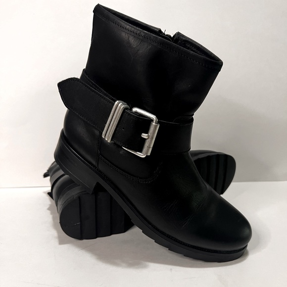 Van Dalen Chelsea Black Ankle Boots with Silver Buckle - Picture 1 of 8